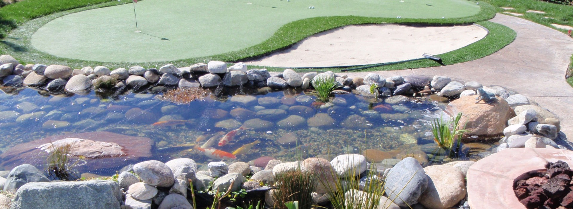 backyard-putting-green-and-pond-banner-1